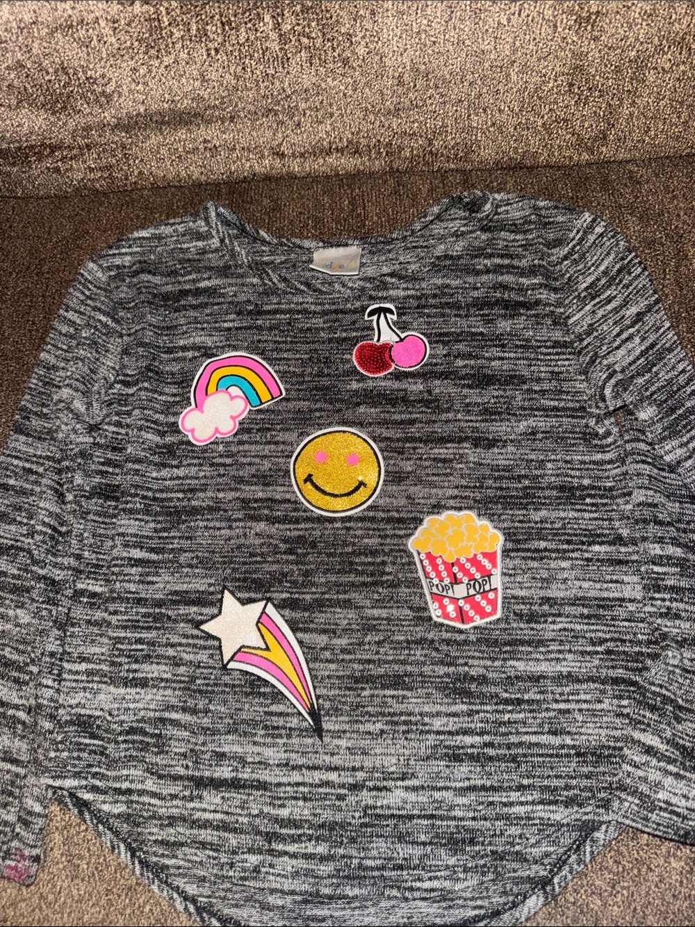 Girls' Gray Patch Appliqué Long Sleeve Top